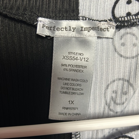 Perfectly Imperfect brand 1X - No way that this is a 1X may be a size M or L - Picture 3 of 3